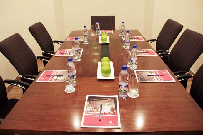 Imagen de los interiores del Hotel Ramada By Wyndham Tashkent. Foto 15