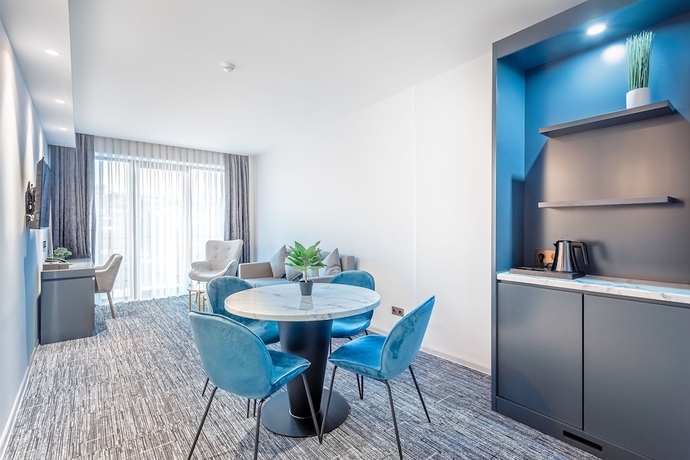 Imagen de la habitación del Hotel Ramada By Wyndham Tbilisi Old City. Foto 13