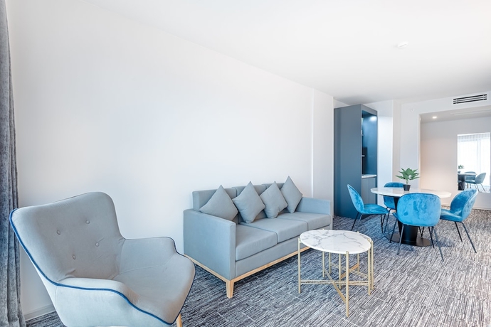 Imagen de la habitación del Hotel Ramada By Wyndham Tbilisi Old City. Foto 14