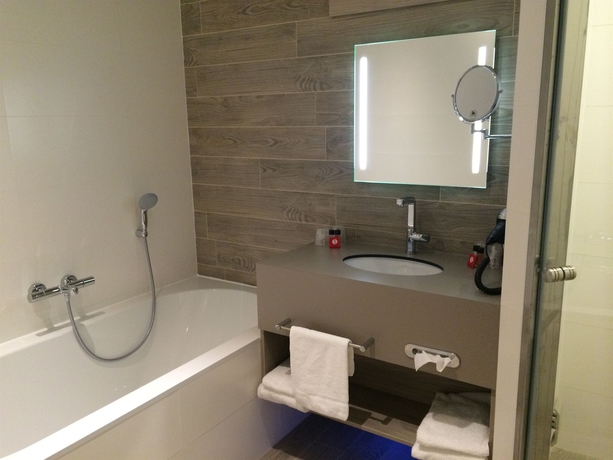 Imagen de la habitación del Hotel Ramada By Wyndham The Hague Scheveningen. Foto 7