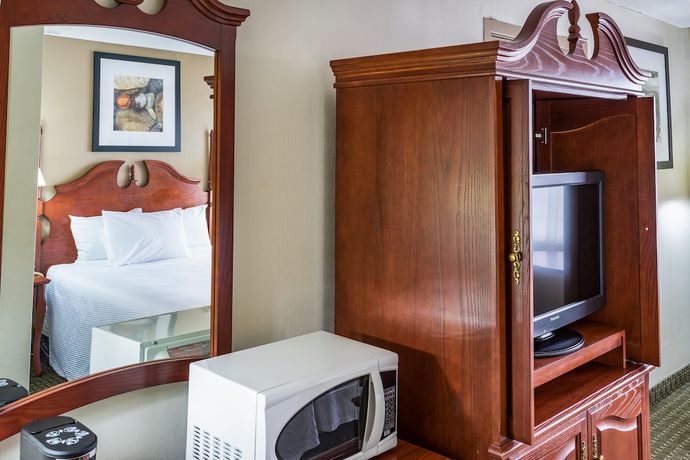 Imagen de la habitación del Hotel Ramada By Wyndham Thunder Bay Airlane. Foto 13