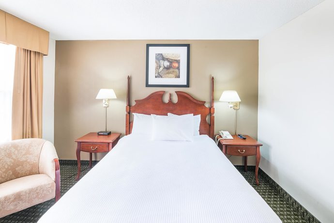 Imagen de la habitación del Hotel Ramada By Wyndham Thunder Bay Airlane. Foto 14