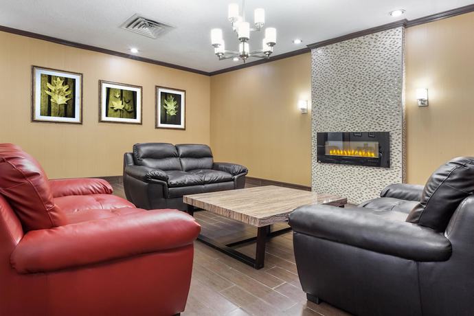 Imagen de los interiores del Hotel Ramada By Wyndham Timmins. Foto 18