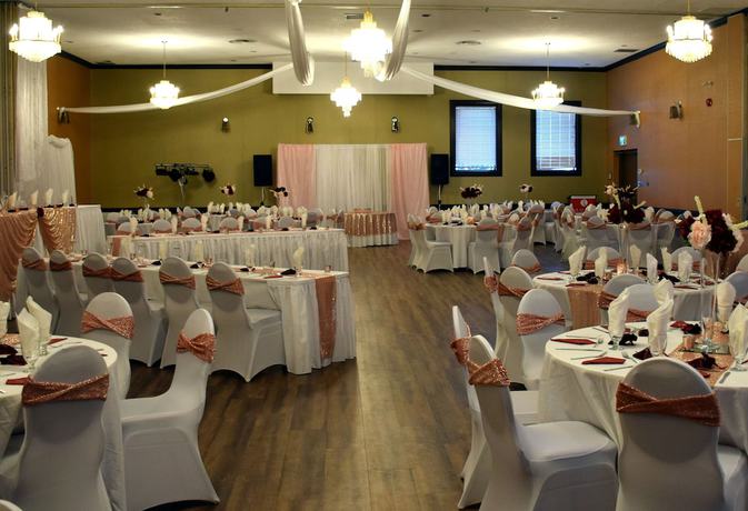 Imagen de los interiores del Hotel Ramada By Wyndham Timmins. Foto 19