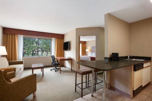 Imagen de la habitación del Hotel Ramada By Wyndham Toms River. Foto 5
