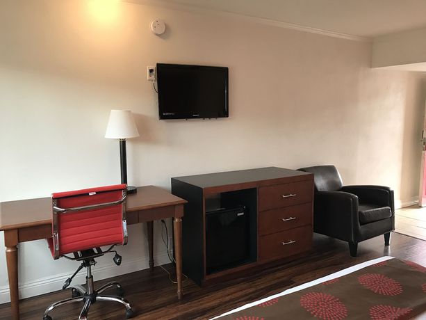 Imagen de la habitación del Hotel Ramada By Wyndham Torrance. Foto 5