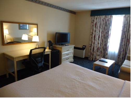 Imagen de la habitación del Hotel Ramada By Wyndham Trenton. Foto 3