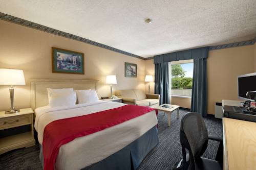Imagen de la habitación del Hotel Ramada By Wyndham Trenton. Foto 8