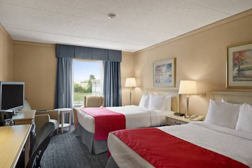Imagen de la habitación del Hotel Ramada By Wyndham Trenton. Foto 9