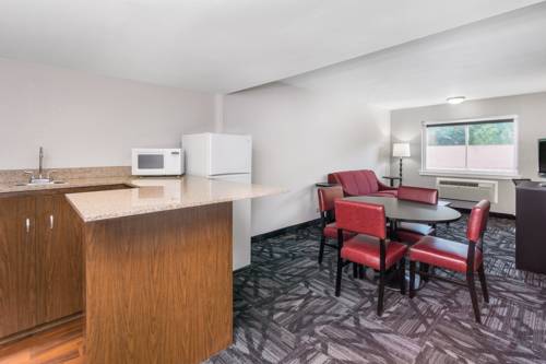 Imagen de la habitación del Hotel Ramada By Wyndham Tuscaloosa. Foto 5