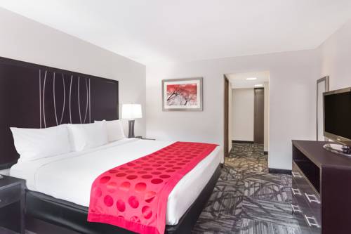 Imagen de la habitación del Hotel Ramada By Wyndham Tuscaloosa. Foto 6