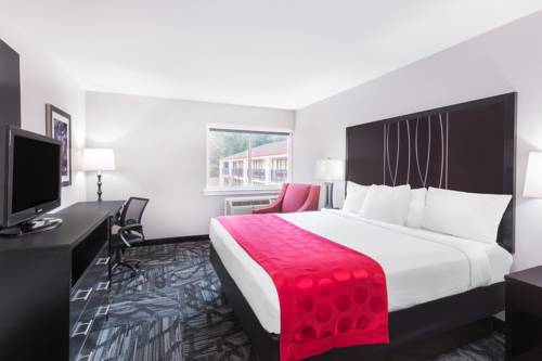 Imagen de la habitación del Hotel Ramada By Wyndham Tuscaloosa. Foto 7