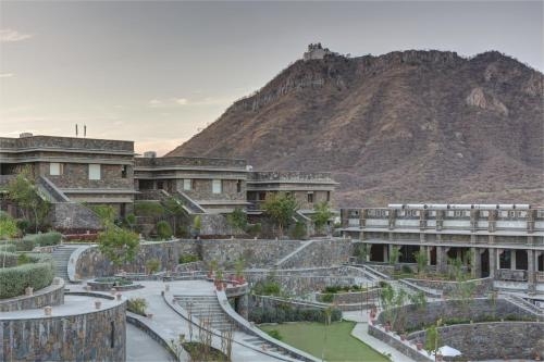 Imagen general del Hotel Ramada By Wyndham Udaipur Resort and Spa. Foto 1