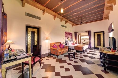 Imagen de la habitación del Hotel Ramada By Wyndham Udaipur Resort and Spa. Foto 10