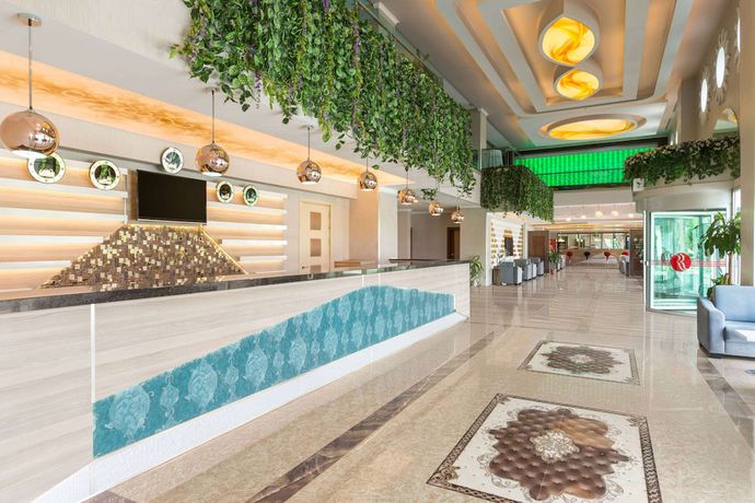 Imagen de los interiores del Hotel Ramada By Wyndham Usak. Foto 25