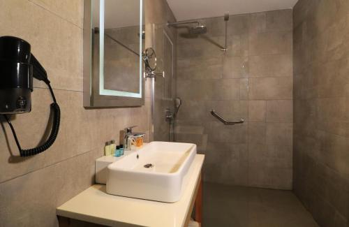 Imagen de la habitación del Hotel Ramada By Wyndham Vakfıkebir. Foto 13
