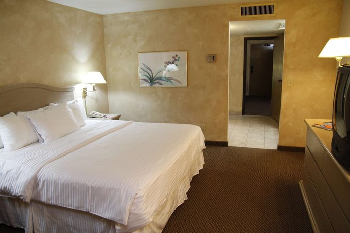 Imagen de la habitación del Hotel Ramada By Wyndham Viscount Suites Tucson East. Foto 8