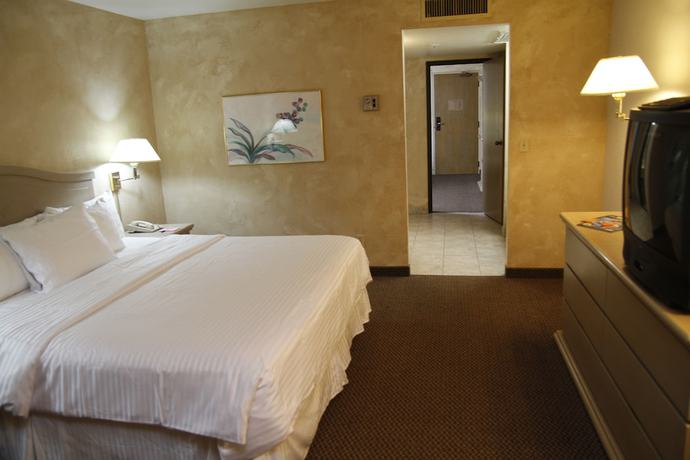 Imagen de la habitación del Hotel Ramada By Wyndham Viscount Suites Tucson East. Foto 9