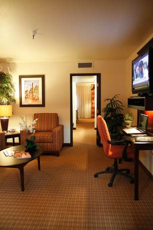 Imagen de la habitación del Hotel Ramada By Wyndham Viscount Suites Tucson East. Foto 11