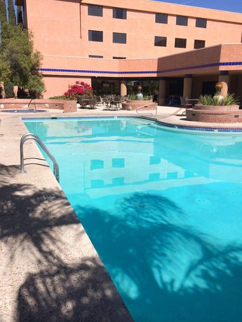 Imagen de la piscina del Hotel Ramada By Wyndham Viscount Suites Tucson East. Foto 20