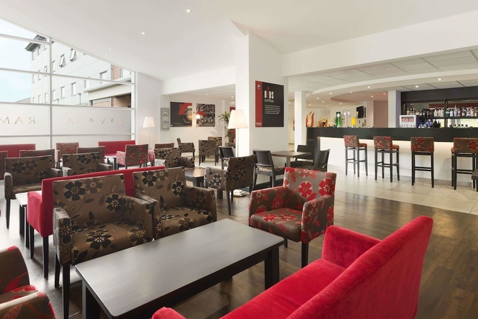 Imagen del bar/restaurante del Hotel Ramada By Wyndham Wakefield. Foto 4