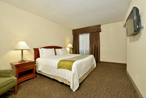Imagen de la habitación del Hotel Ramada By Wyndham Waukegan/great Lakes. Foto 3