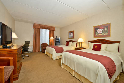 Imagen de la habitación del Hotel Ramada By Wyndham Waukegan/great Lakes. Foto 5