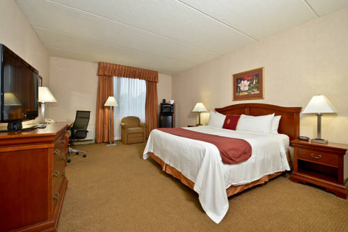 Imagen de la habitación del Hotel Ramada By Wyndham Waukegan/great Lakes. Foto 14