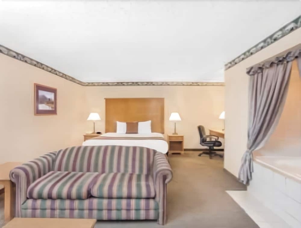 Imagen de la habitación del Hotel Ramada By Wyndham Waupaca. Foto 8