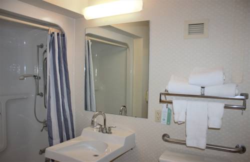 Imagen de la habitación del Hotel Ramada By Wyndham Wentzville. Foto 2