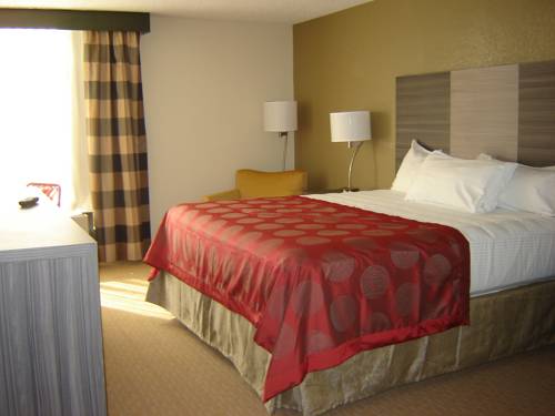 Imagen de la habitación del Hotel Ramada By Wyndham Wentzville. Foto 7