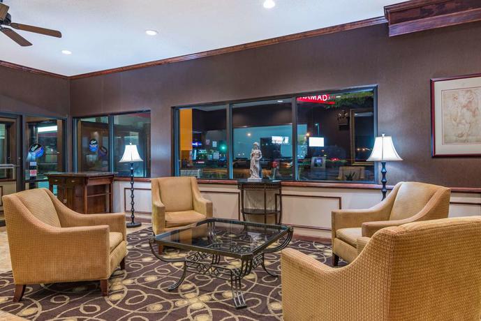 Imagen de los interiores del Hotel Ramada By Wyndham West Atlantic City. Foto 6