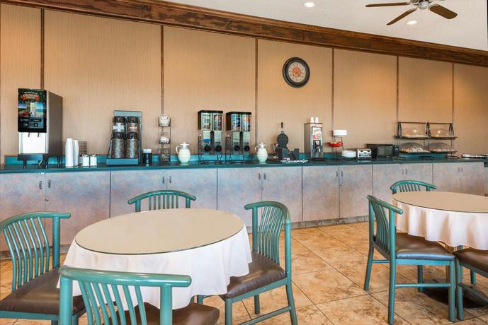 Imagen de los interiores del Hotel Ramada By Wyndham West Atlantic City. Foto 7