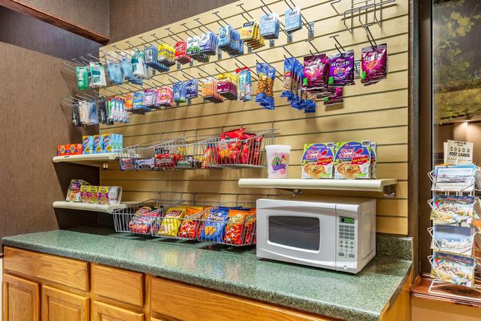 Imagen de los interiores del Hotel Ramada By Wyndham West Atlantic City. Foto 8