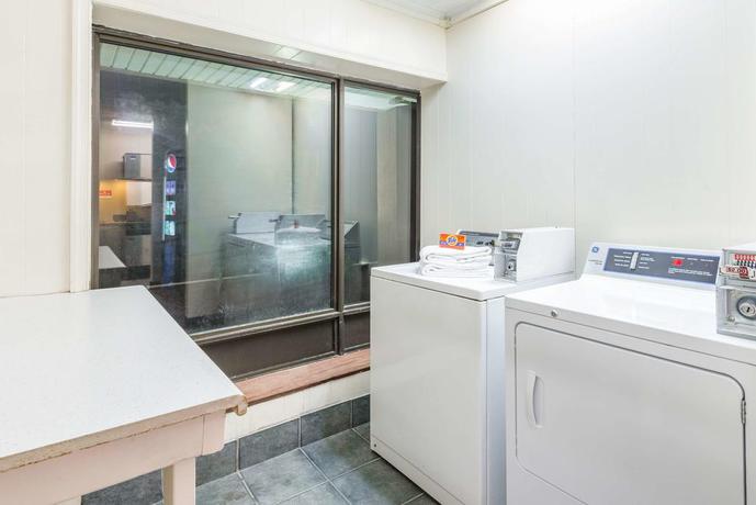 Imagen de los interiores del Hotel Ramada By Wyndham West Atlantic City. Foto 9