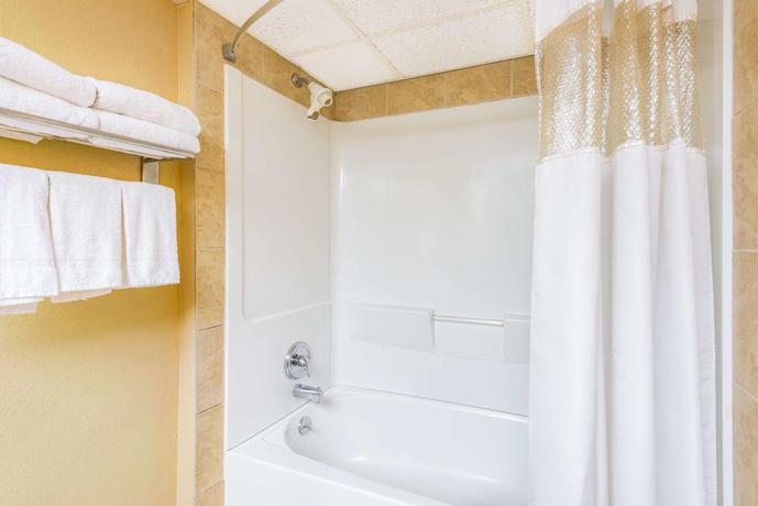 Imagen de la habitación del Hotel Ramada By Wyndham West Atlantic City. Foto 3