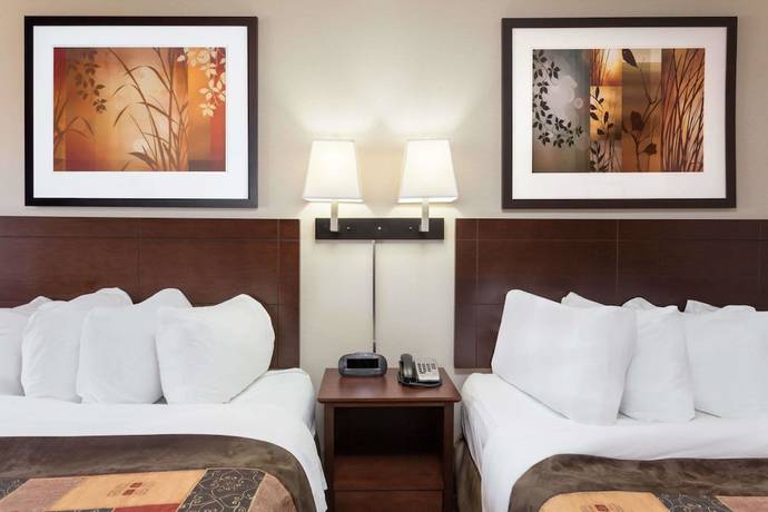 Imagen de la habitación del Hotel Ramada By Wyndham Weyburn. Foto 4