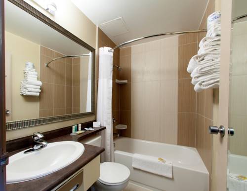 Imagen de la habitación del Hotel Ramada By Wyndham Whitecourt. Foto 4