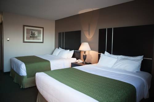 Imagen de la habitación del Hotel Ramada By Wyndham Whitecourt. Foto 6