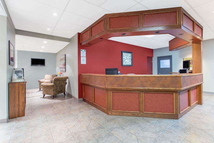 Imagen de los interiores del Hotel Ramada By Wyndham Williams Lake. Foto 16