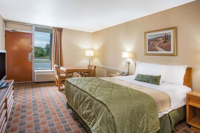 Imagen de la habitación del Hotel Ramada By Wyndham Wytheville. Foto 4