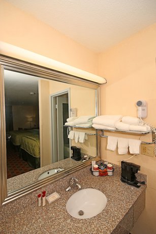 Imagen de la habitación del Hotel Ramada By Wyndham Wytheville. Foto 9