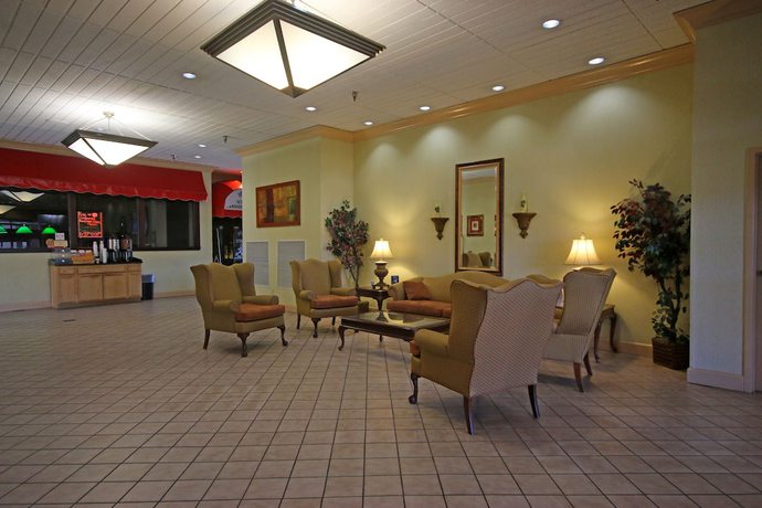 Imagen de los interiores del Hotel Ramada By Wyndham Wytheville. Foto 19