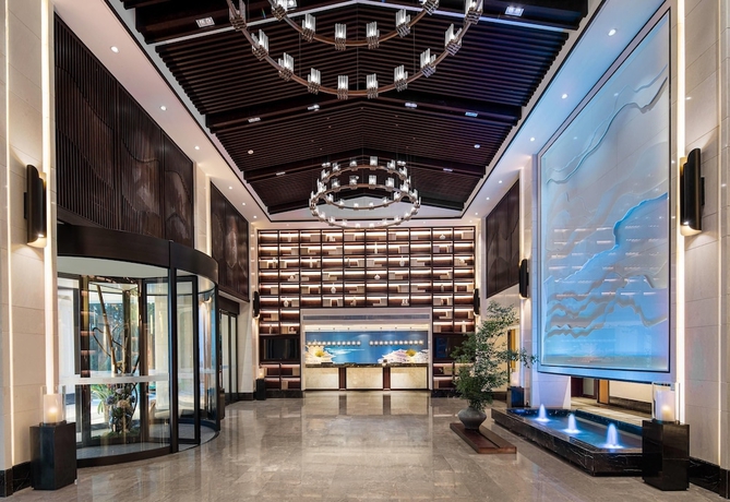 Imagen de los interiores del Hotel Ramada By Wyndham Xianning Xishan Mountain. Foto 14