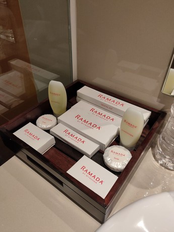 Imagen de la habitación del Hotel Ramada By Wyndham Yogyakarta. Foto 13