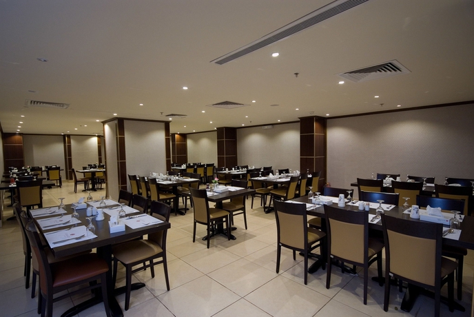 Imagen del bar/restaurante del Hotel Ramada Dar Al Fayzeen Makkah. Foto 1