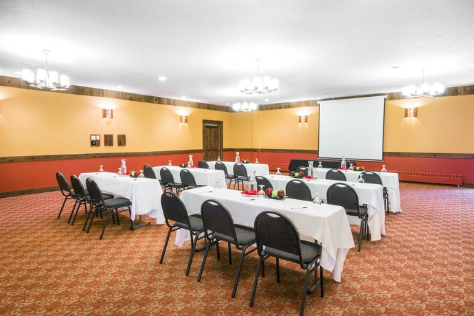 Imagen de los interiores del Hotel Ramada Downtown Denver. Foto 14