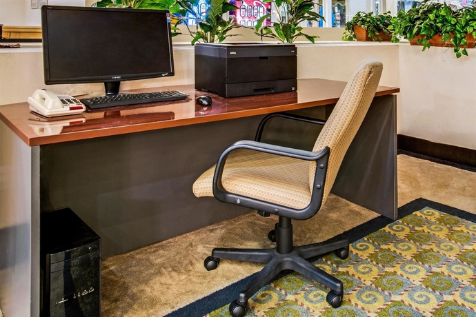 Imagen de los interiores del Hotel Ramada Downtown Orlando. Foto 12