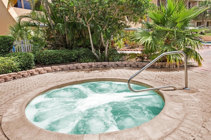 Imagen de la piscina del Hotel Ramada Downtown Orlando. Foto 15