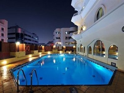 Imagen del bar/restaurante del Hotel Ramada Dubai. Foto 2